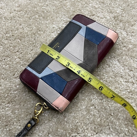 Fossil Leather Wallet Wristlet Geometric Multicolor Folding, Preowned condition - Picture 7 of 16